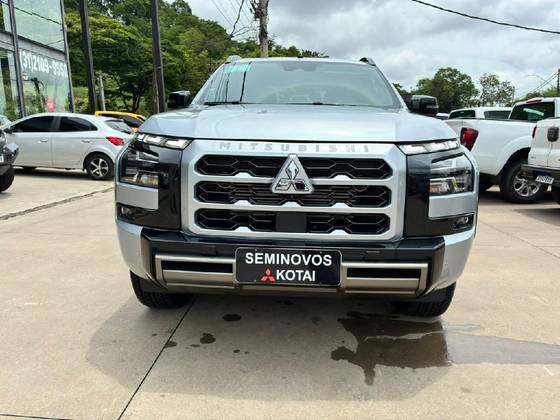 MITSUBISHI TRITON 2.4 BITURBO DIESEL CD KATANA 4X4 AUTOMÁTICO